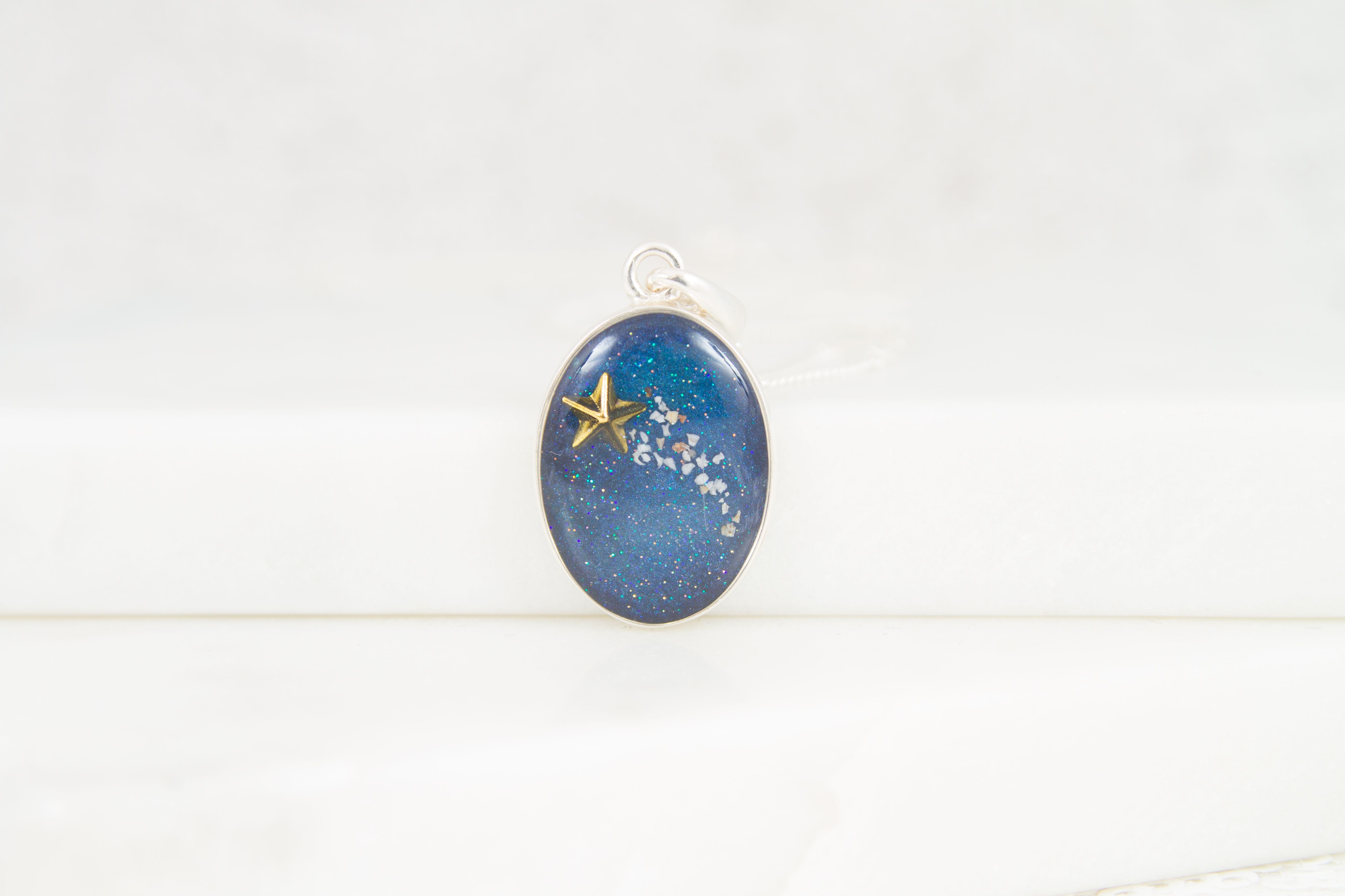 Shooting Star Oval Ashes Necklace