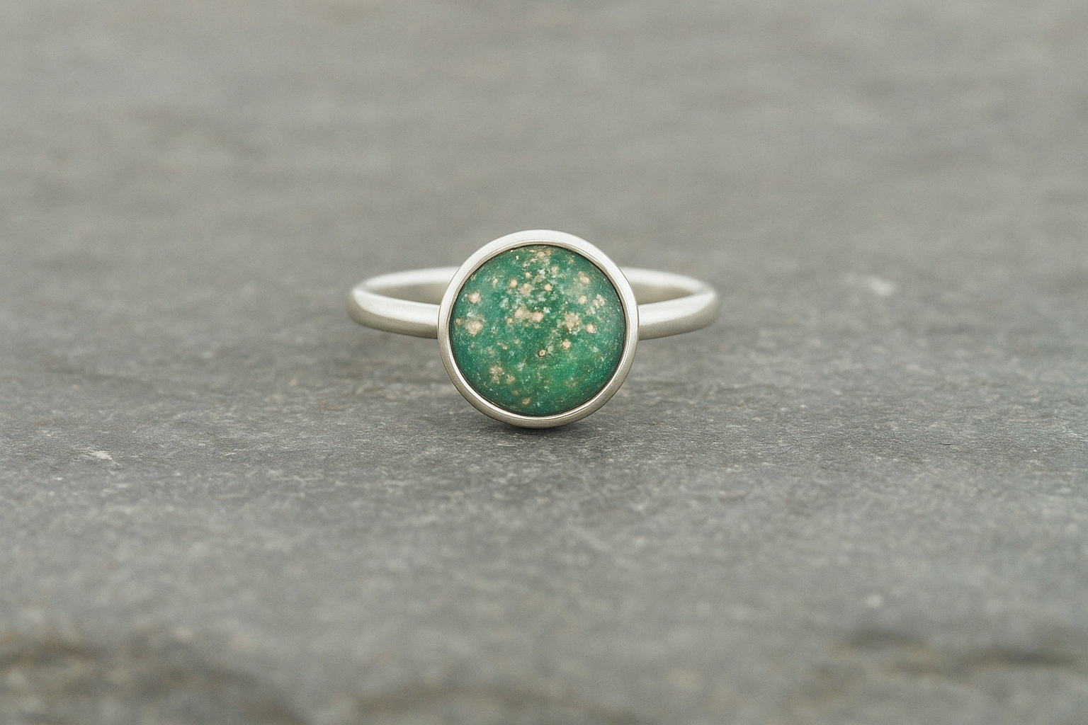 Solitaire Ashes Ring