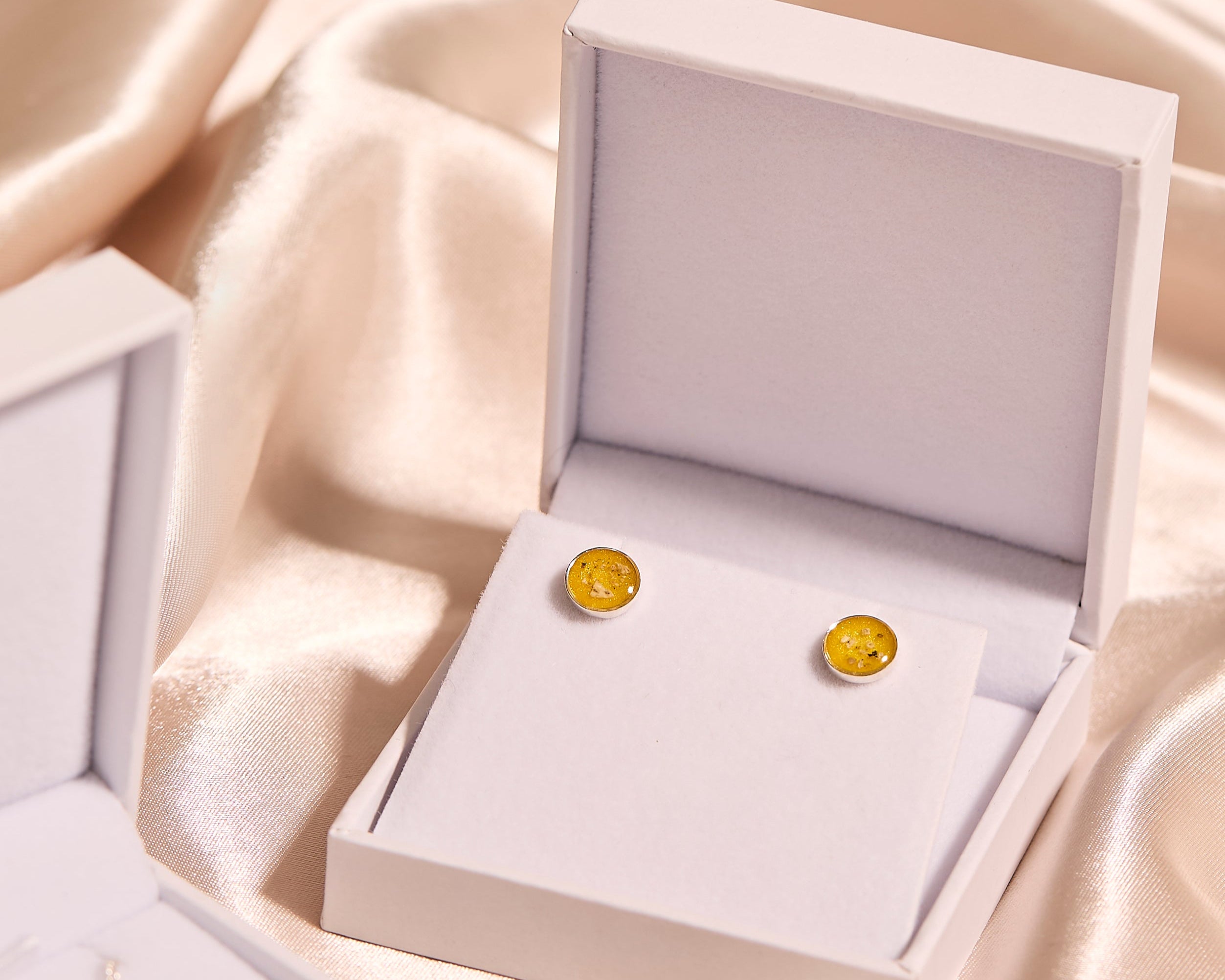 8mm Circle Stud Ashes Earrings